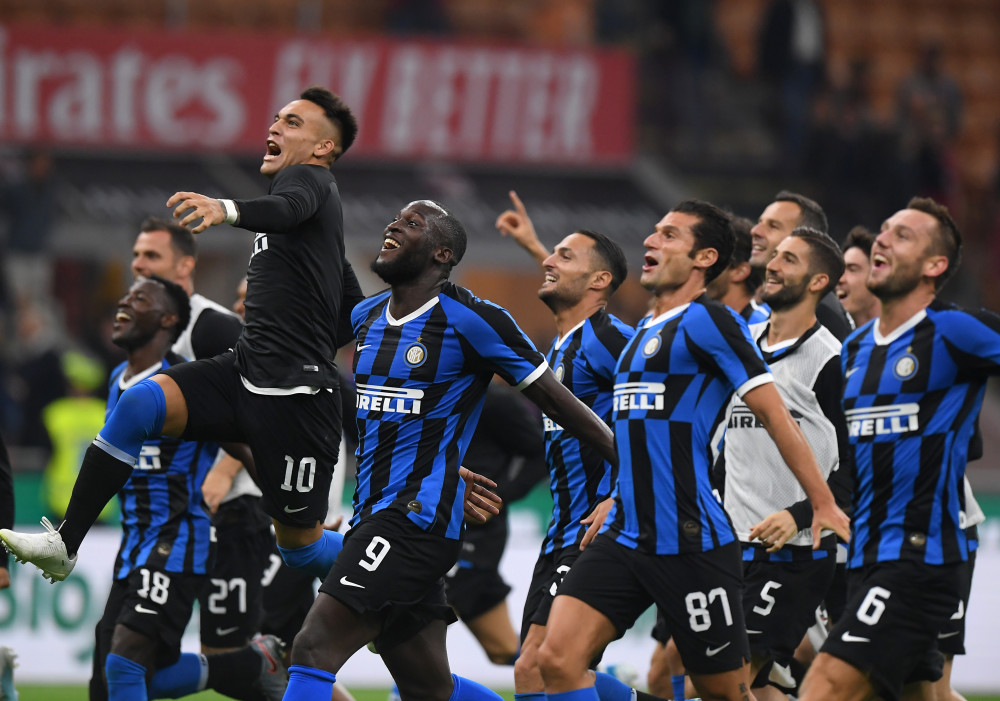 鄢手骐左侧杀入骑马射箭差一点，弹出来了！