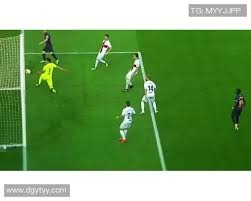 莫斯克拉在对阵小蜜蜂的比赛中伤退，阿森纳后防3人受伤