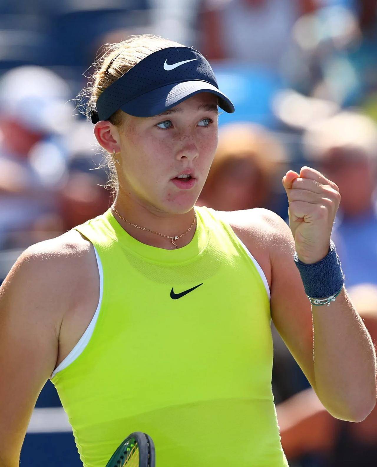 场细节与评 场细节与评