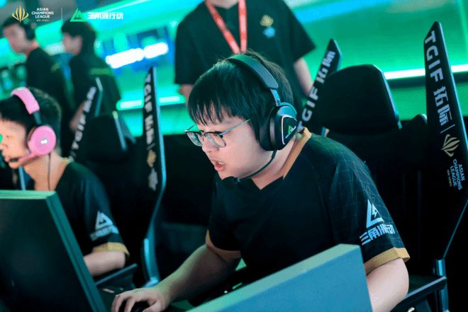 击和定位球 击和定位球